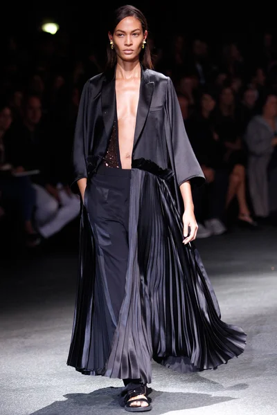 Look 50